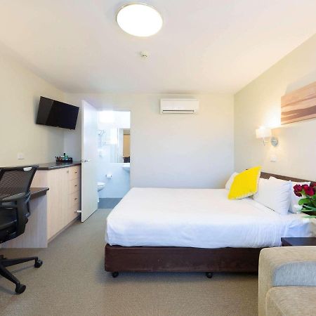 Готель Ibis Styles Canberra Tall Trees Екстер'єр фото