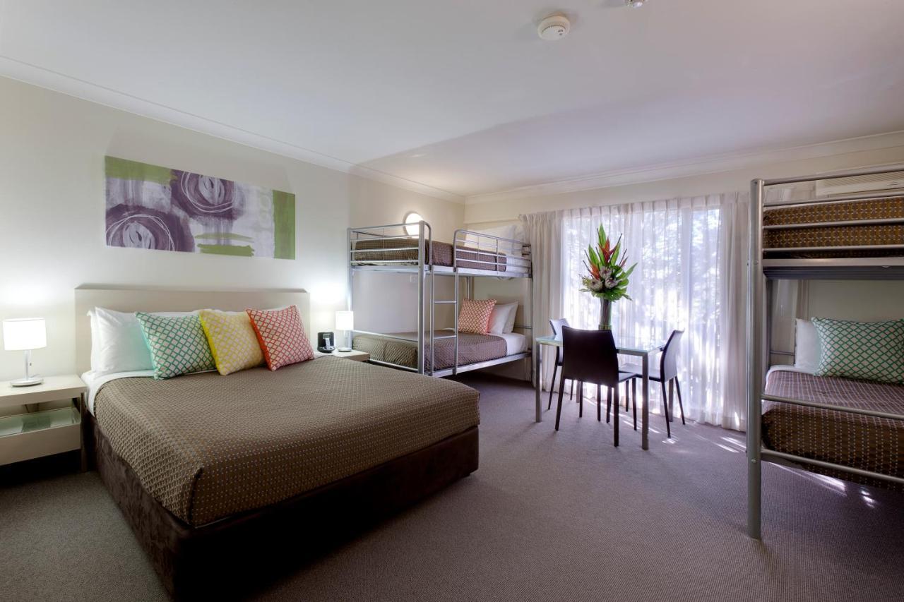 Готель Ibis Styles Canberra Tall Trees Екстер'єр фото