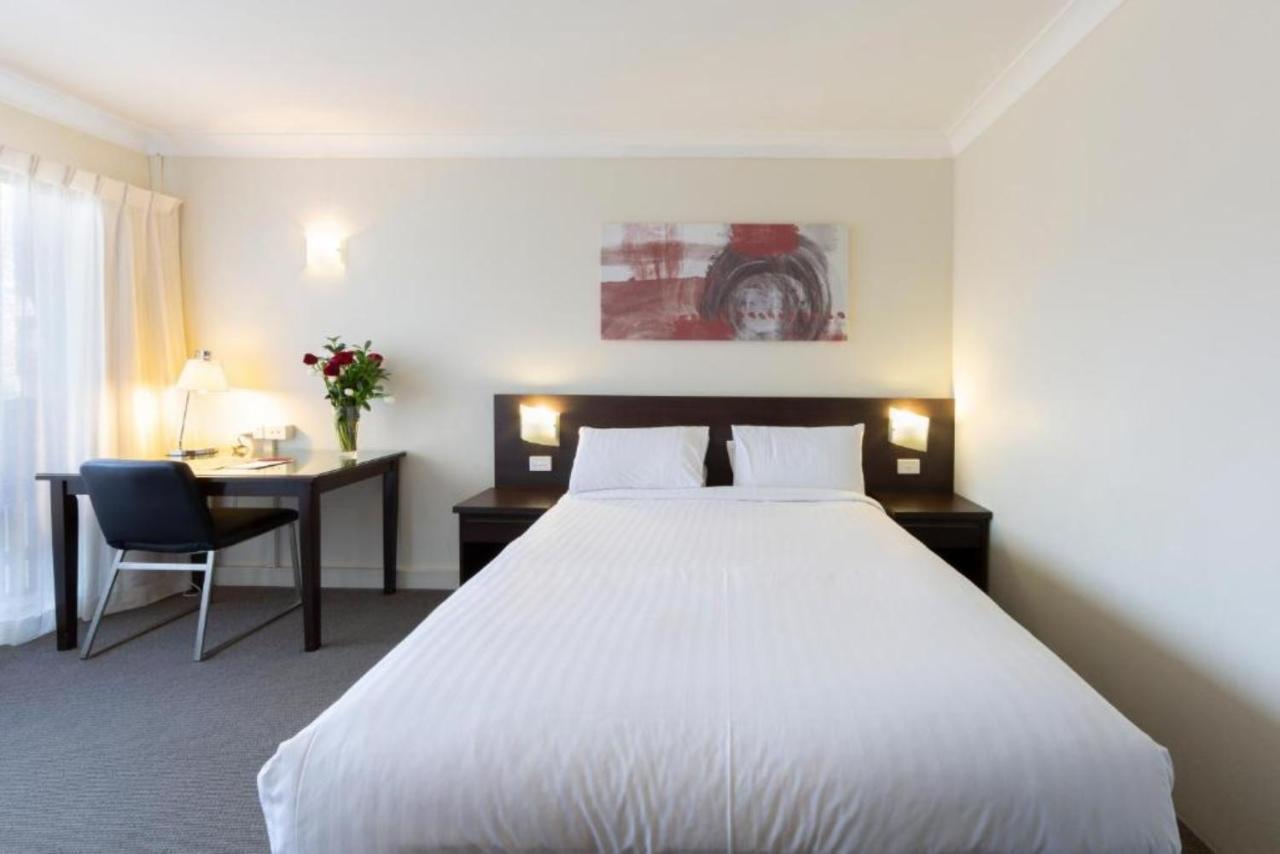 Готель Ibis Styles Canberra Tall Trees Екстер'єр фото