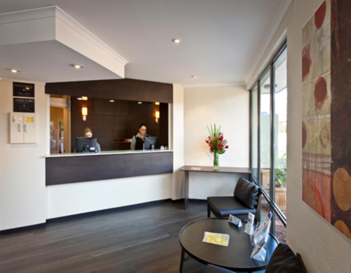 Готель Ibis Styles Canberra Tall Trees Екстер'єр фото
