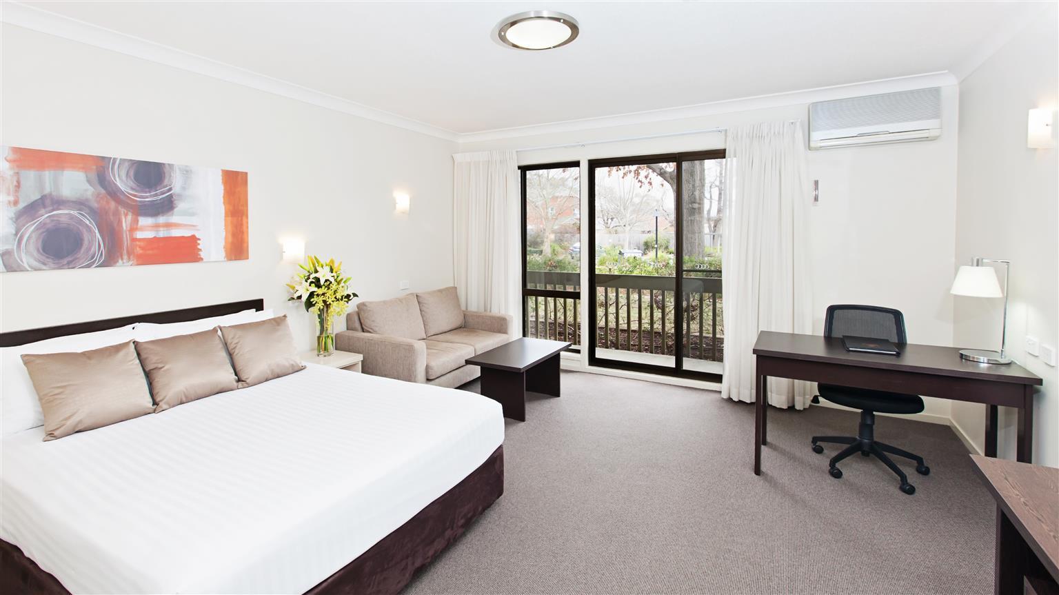 Готель Ibis Styles Canberra Tall Trees Екстер'єр фото