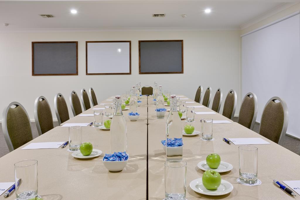 Готель Ibis Styles Canberra Tall Trees Екстер'єр фото