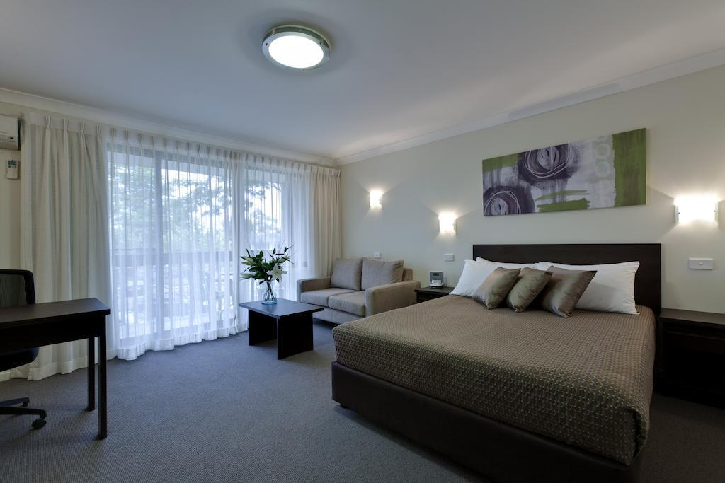 Готель Ibis Styles Canberra Tall Trees Екстер'єр фото