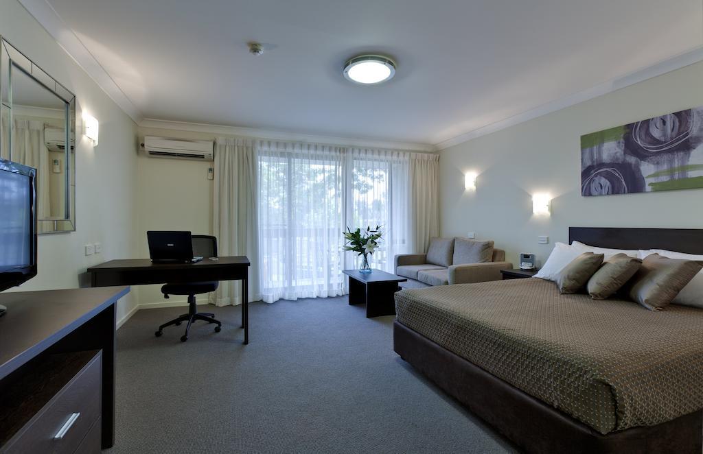 Готель Ibis Styles Canberra Tall Trees Екстер'єр фото