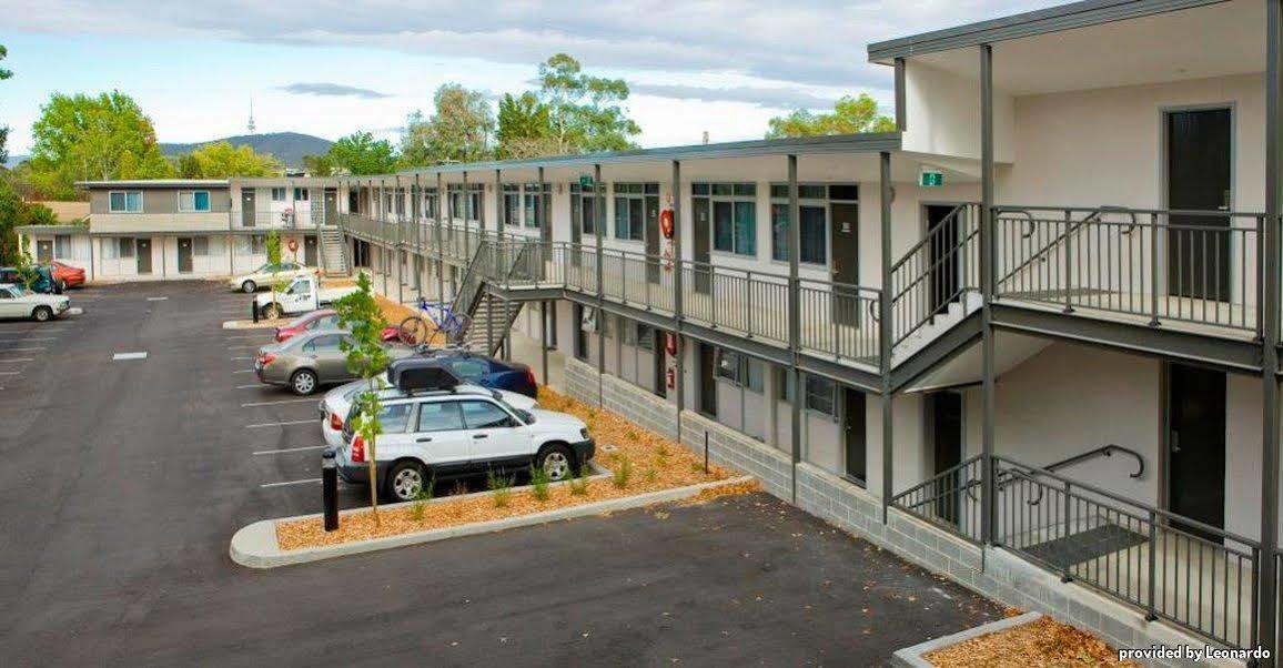Готель Ibis Styles Canberra Tall Trees Екстер'єр фото