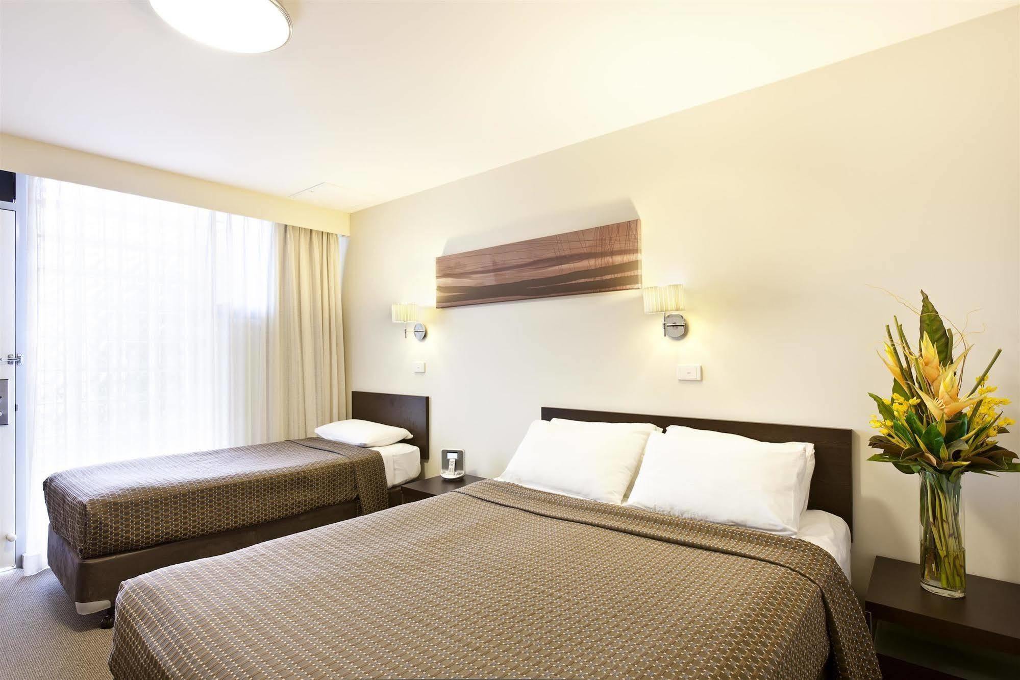 Готель Ibis Styles Canberra Tall Trees Екстер'єр фото