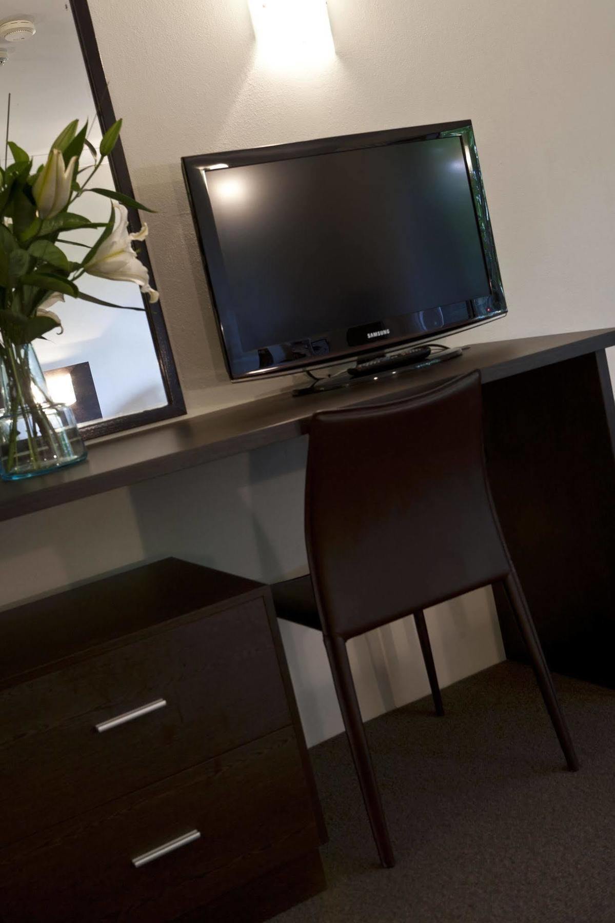 Готель Ibis Styles Canberra Tall Trees Екстер'єр фото