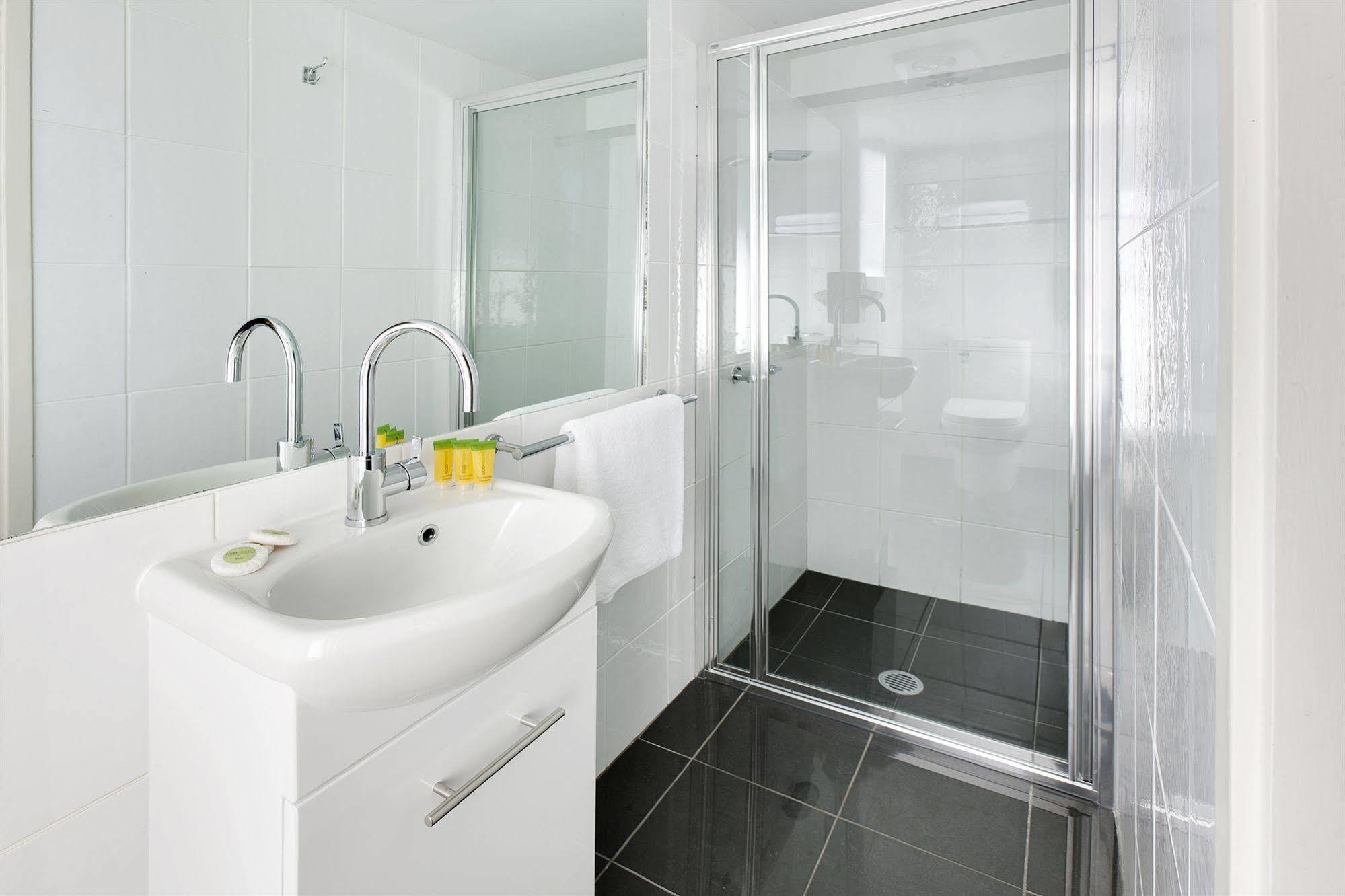 Готель Ibis Styles Canberra Tall Trees Екстер'єр фото