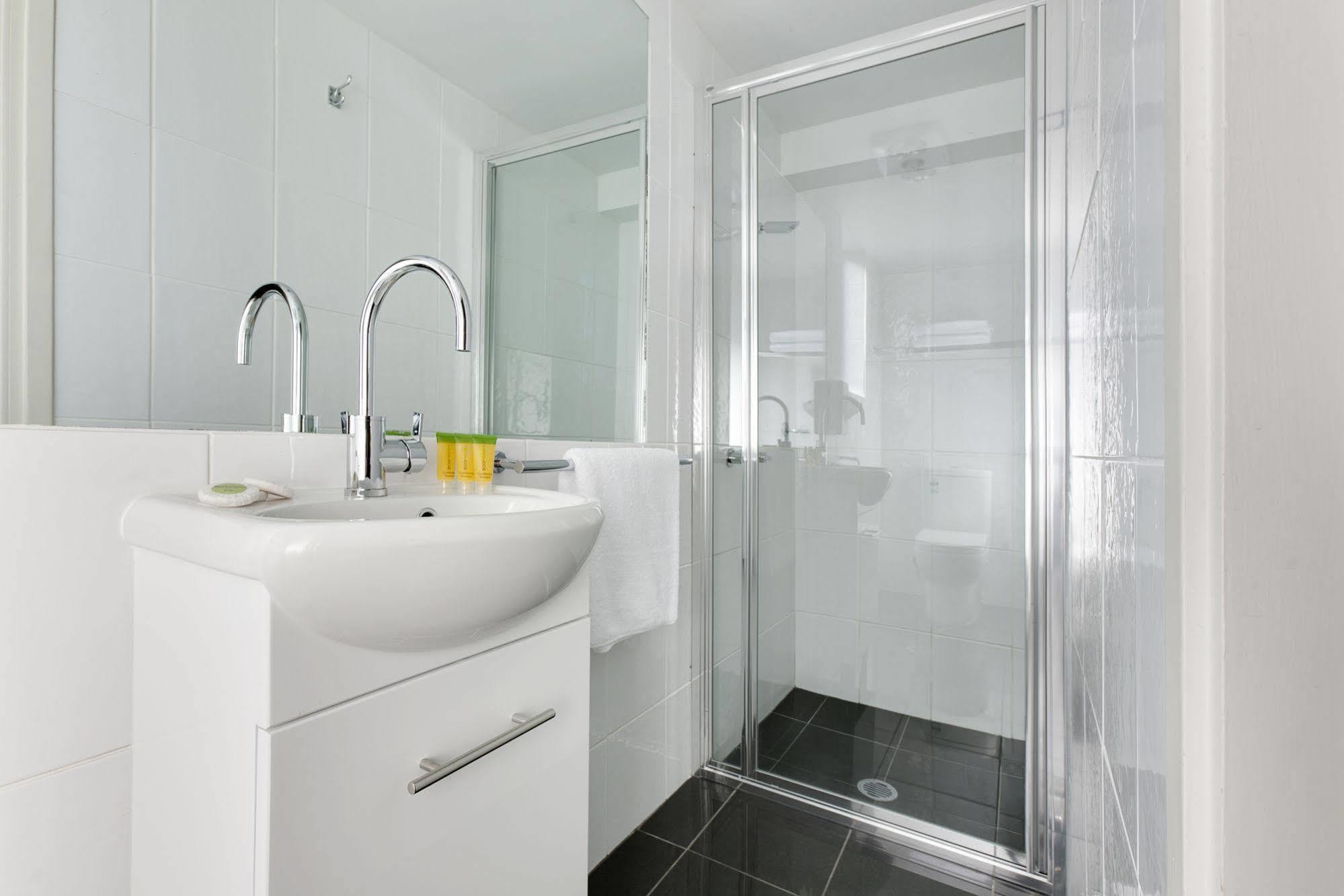 Готель Ibis Styles Canberra Tall Trees Екстер'єр фото