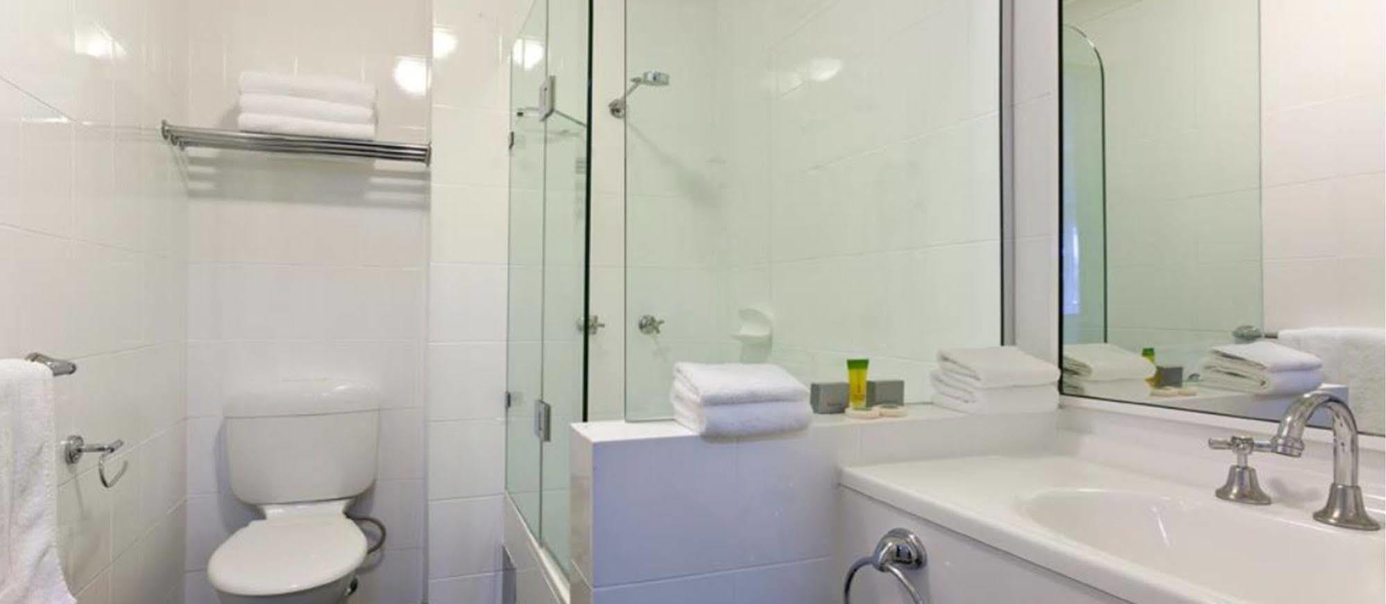 Готель Ibis Styles Canberra Tall Trees Екстер'єр фото