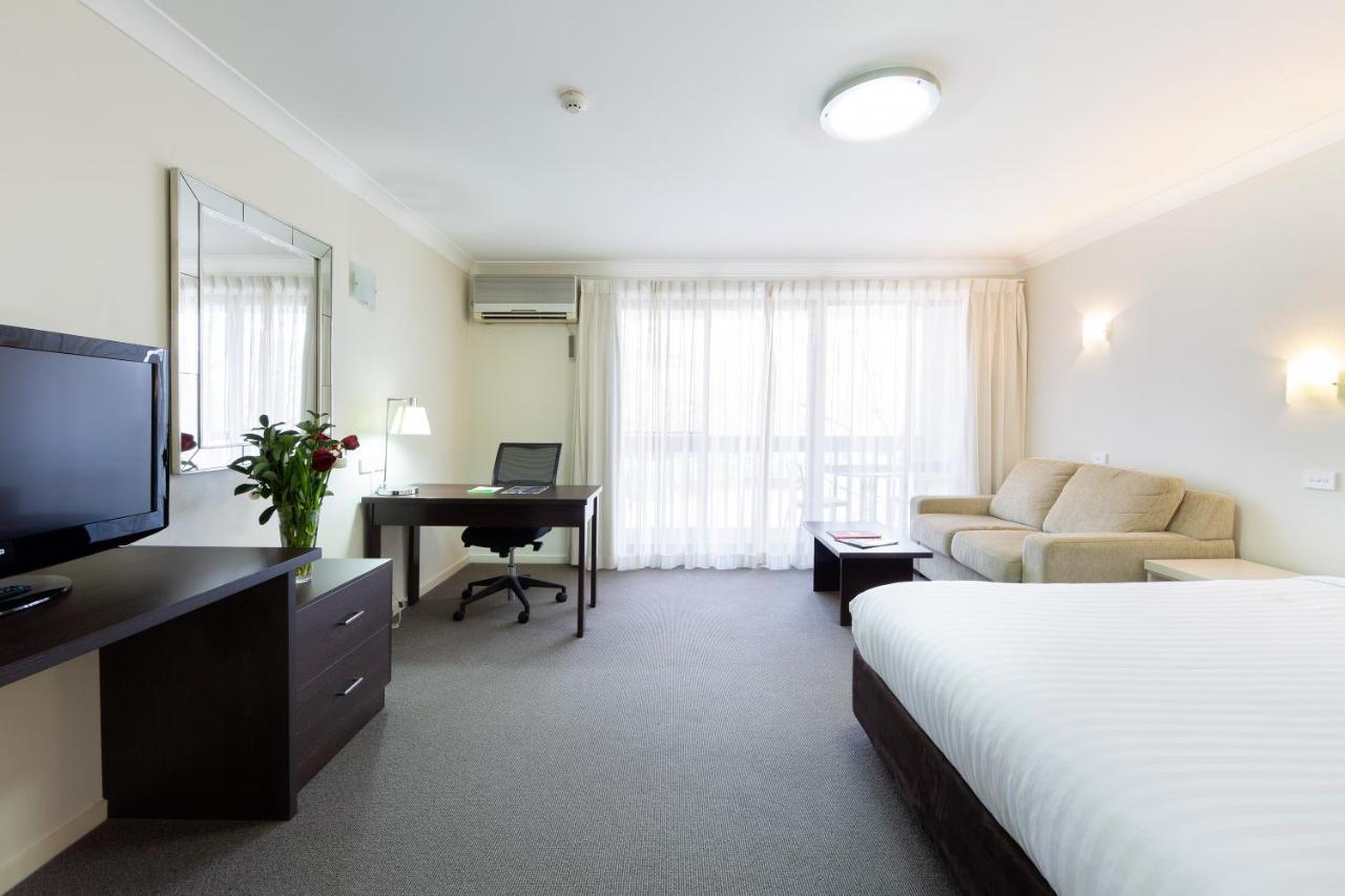 Готель Ibis Styles Canberra Tall Trees Екстер'єр фото