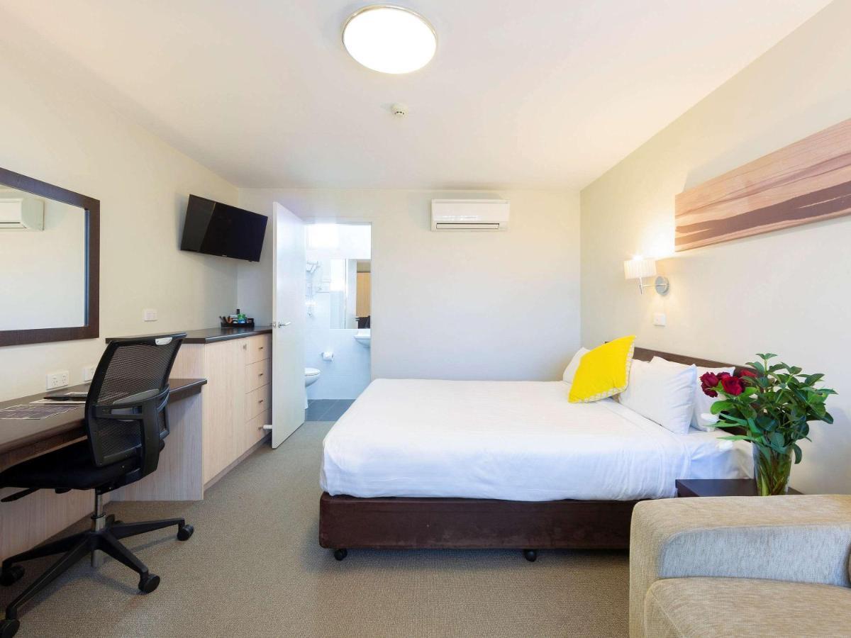 Готель Ibis Styles Canberra Tall Trees Екстер'єр фото