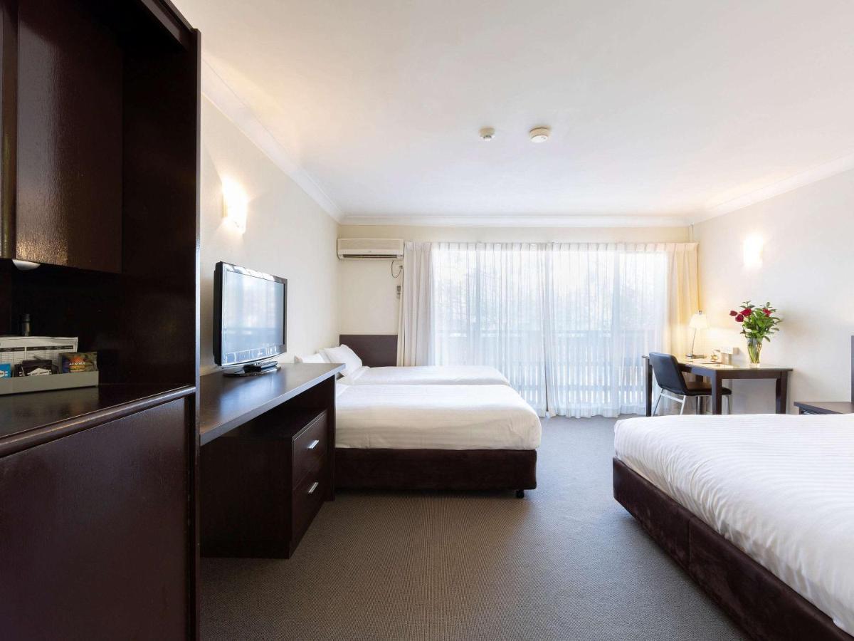 Готель Ibis Styles Canberra Tall Trees Екстер'єр фото