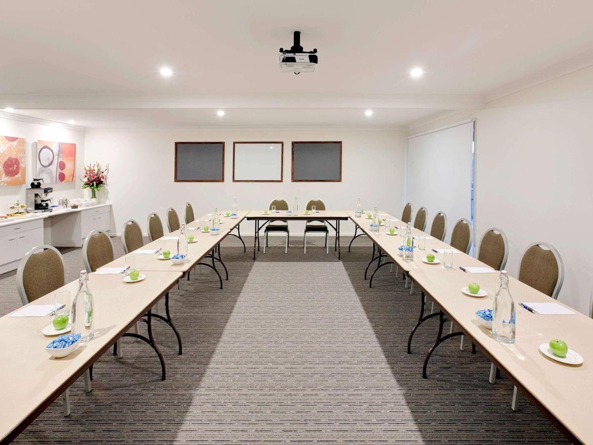 Готель Ibis Styles Canberra Tall Trees Екстер'єр фото